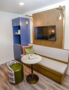 The Woodrose- NEWLY RENOVATED - Policies and Regulations