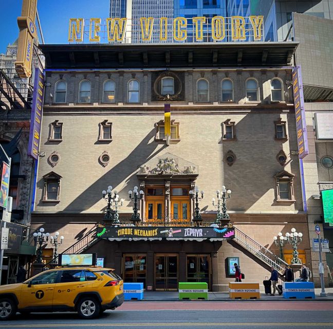 Times Square From Broadway to 42nd: A Self-Guided Audio Tour - History of Times Squares Lights