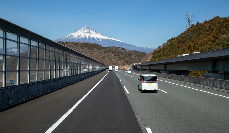 Tokyo: Private Luxury Car Transfer To/From Kobe. (One Way) - Driver Experience