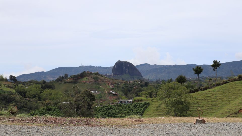 Tour Guatapé: Luxury Yacht to the Stone of Peñol. - Pricing and Availability