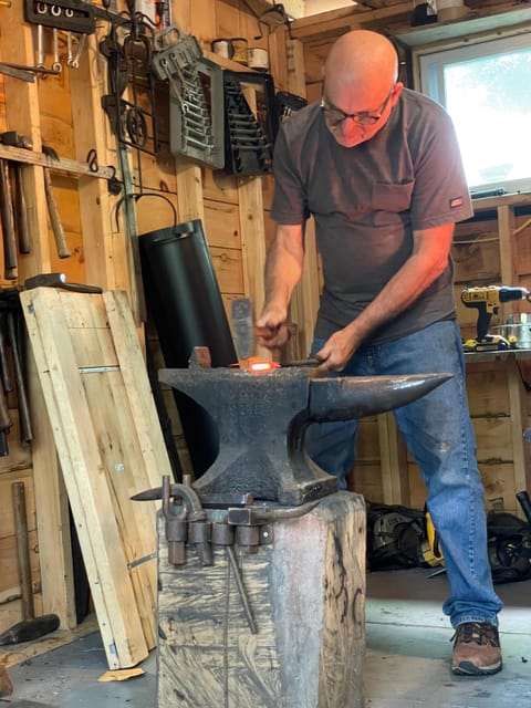 Tour of a Working Blacksmith Shed in Colonial Town - Blacksmithing Craft and Tools