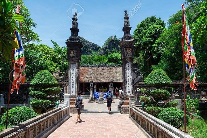 Trang an Hoa Lu Mua Cave Tour [Japanese Guide, Limousine Bus, Lunch and Dinner Included] - Activities and Experiences