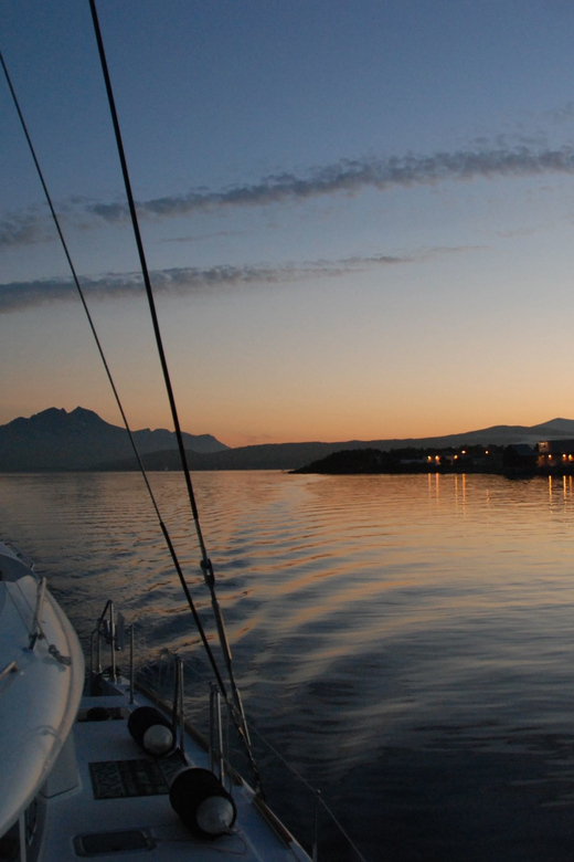 Tromsø: Fjord and Islands Luxury Catamaran Cruise - Amenities and Comfort