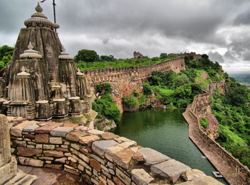 Udaipur: Chittorgarh Sightseeing Tour by Car - All Inclusive - Experience Highlights