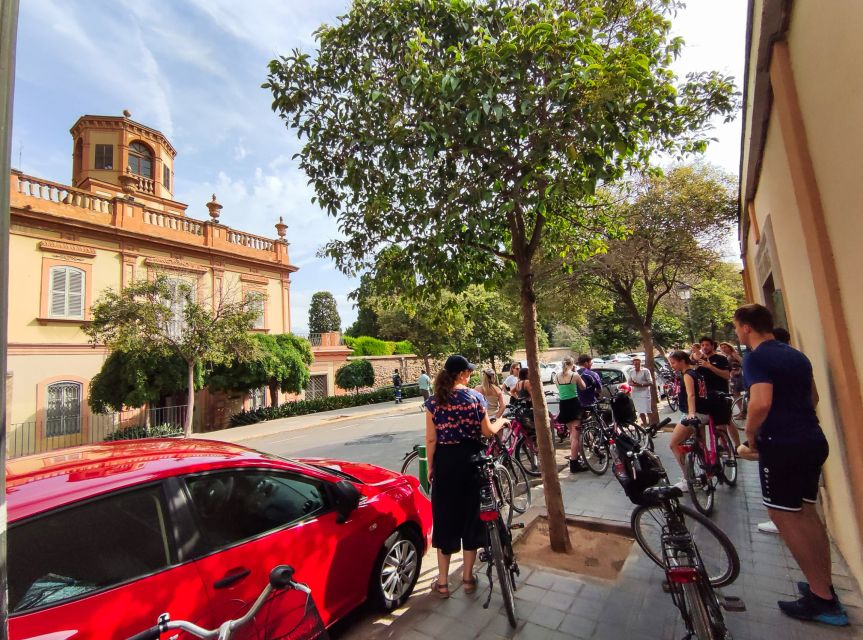 Valencia: City Highlights Guided Bike Tour - Language and Meeting Points