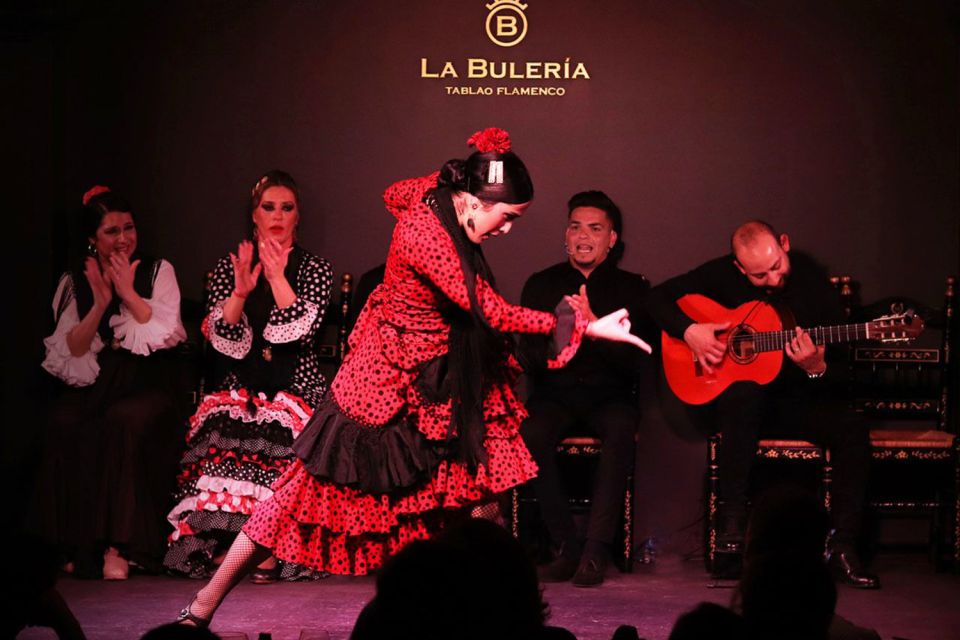 Valencia: Flamenco Show With Dinner at La Bulería - Show Experience