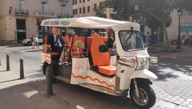 Valencia: Tuk Tuk City Tour - Customizable Experience