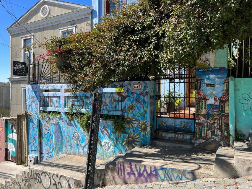 Valparaiso: Street Art Tour + Lunch in a Small Group - Inclusions and Accessibility