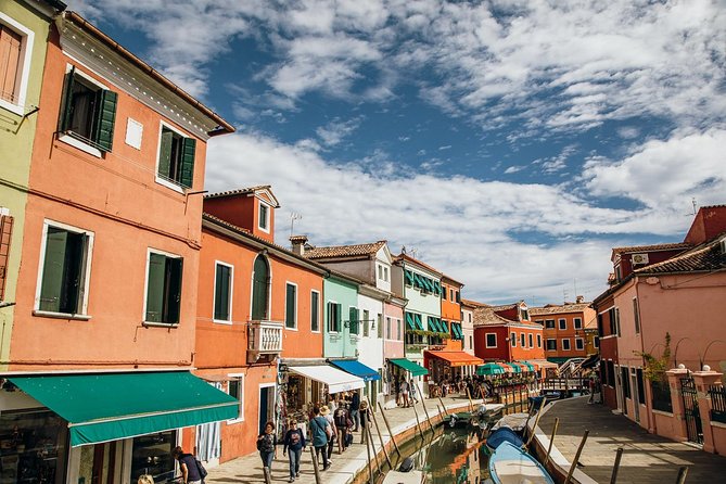 Venice: Murano & Burano Islands Half Day Tour With Wine Tasting - Glassblowing Demonstration