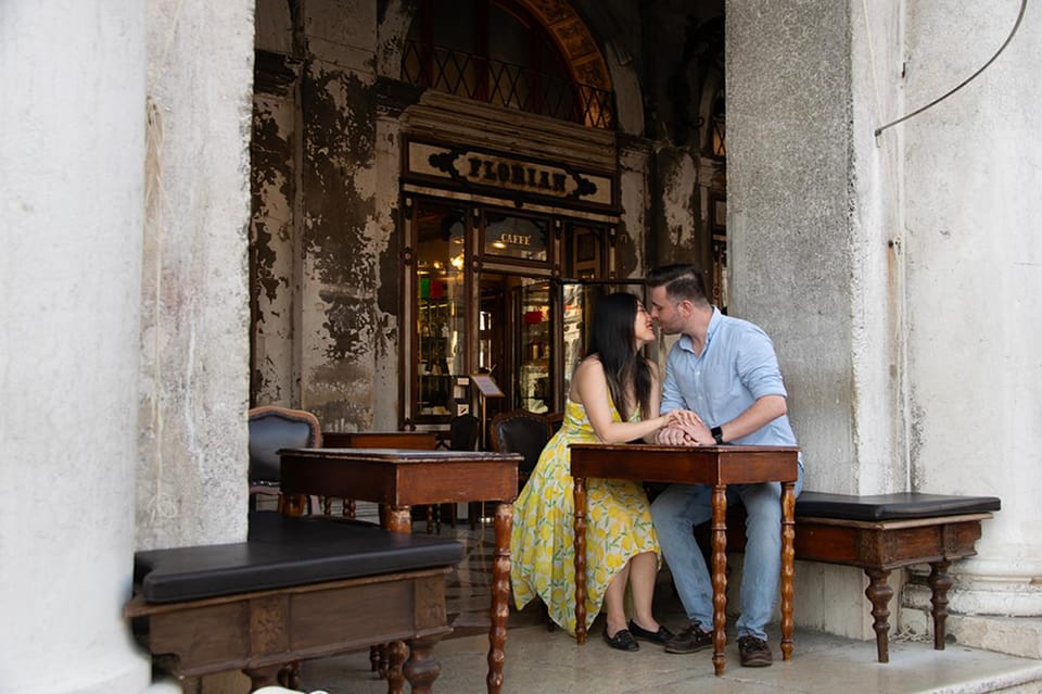 Venice: Private Photography Session - Meeting Point and Languages