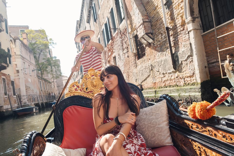 Venice: Private Professional Photoshoot - Rialto Bridge - Photoshoot Highlights