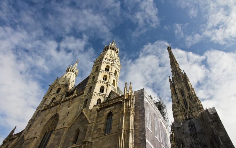 Vienna: Express Walk With a Local in 60 Minutes - Key Landmarks to Discover
