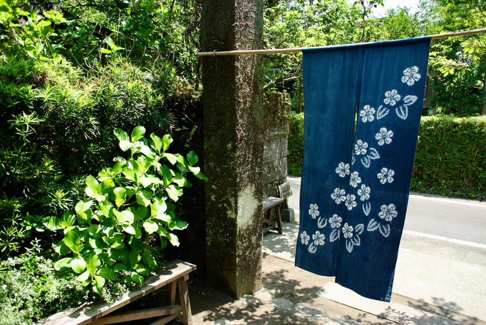 Walking Tour in Himeji : Castle, Garden and Indigo Dyeing - Unique Features of Himeji