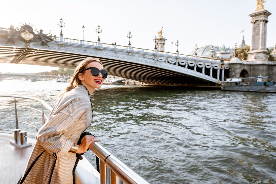 Walking Tour of Paris Old Town and Seine River Cruise - Meeting Point