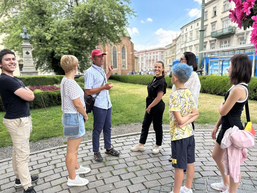 Walking Tour of Warsaw: Old Town Tour - 2-Hours of Magic! - Meeting Point and Essentials