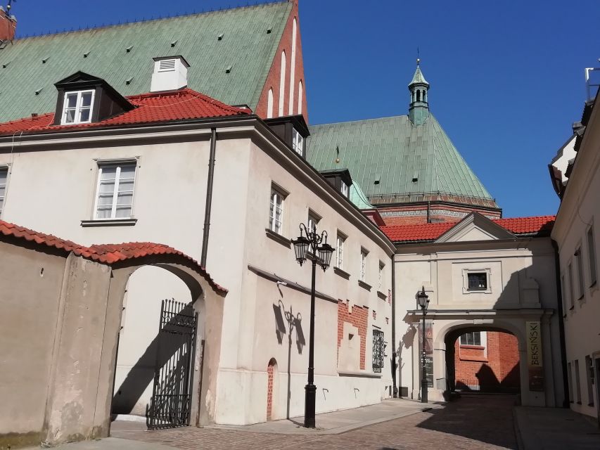 Warsaw: 2-Hour Old Town Walking Tour - Meeting Point Details