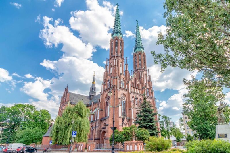 Warsaw: 2-Hour Praga Walking Tour - Unique Experiences on the Tour