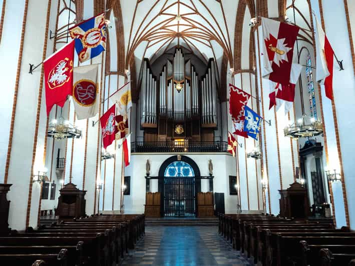 Warsaw: Cathedral Organ Concerts and Tour of the Crypts - Cathedral Significance