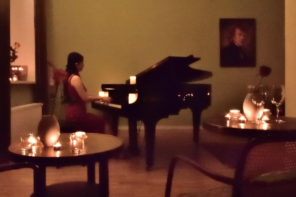 Warsaw Concert: Chopin – Painted by Candlelights With Wine - Artistic Features of the Concert