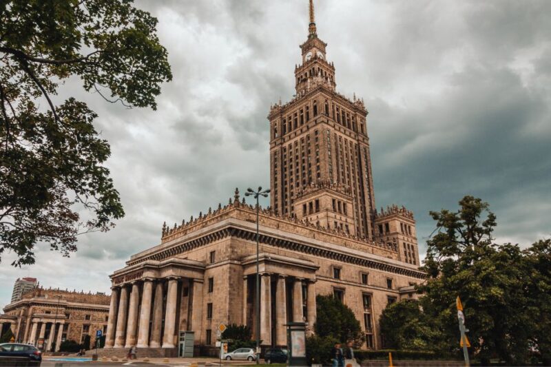 Warsaw: First Discovery Walk and Reading Walking Tour - Tour Features and Benefits