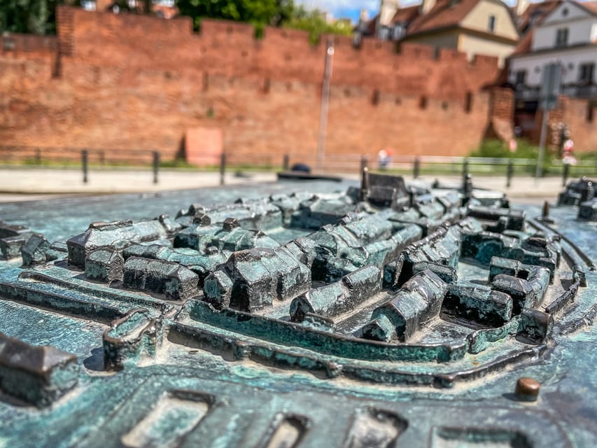 Warsaw Old Town - Tour in Polish - Architectural Diversity