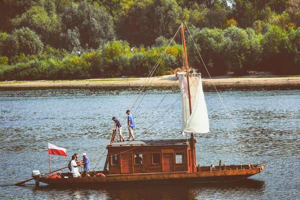 Warsaw: Traditional Galar Cruise on The Vistula River - Included Amenities and Services