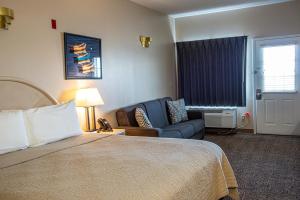 West Bank Inn - Room Features and Comfort