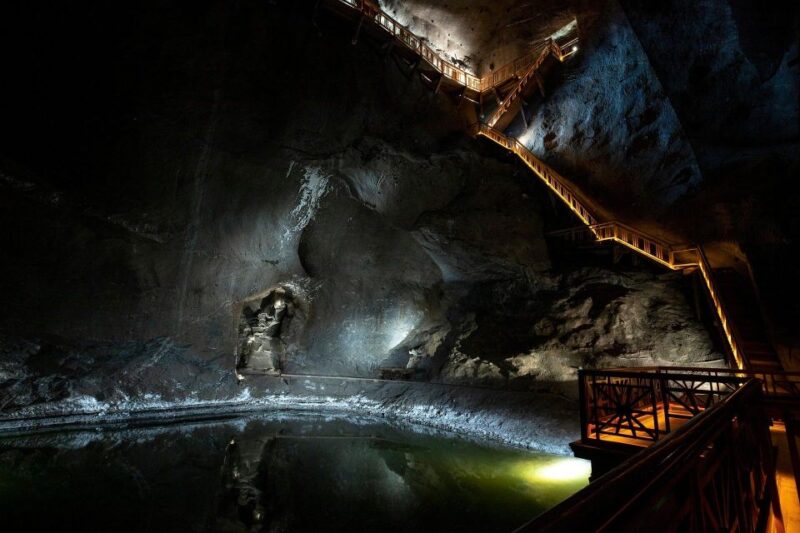 Wieliczka: Wieliczka Salt Mine Skip-the-Line Guided Tour - Guided Tour Experience