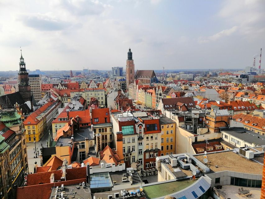 Wroclaw: Express Walk With a Local in 60 Minutes - What to Bring