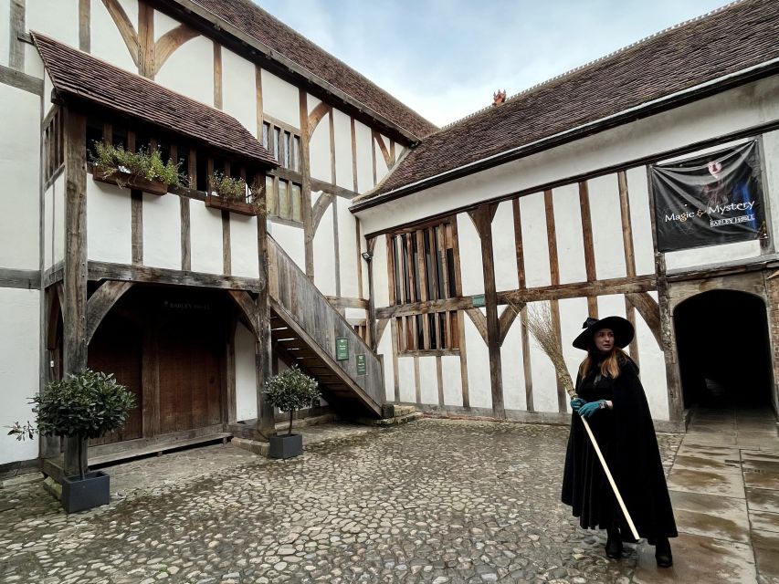 York: Witches and History Old Town Walking Tour - Discovering Historical Figures