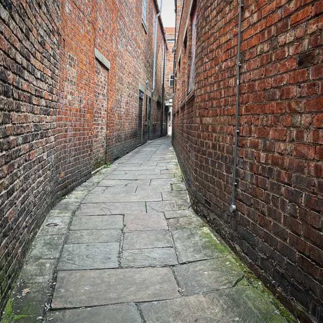 York's Snickelways Story Walking Tour - Essential Tour Information