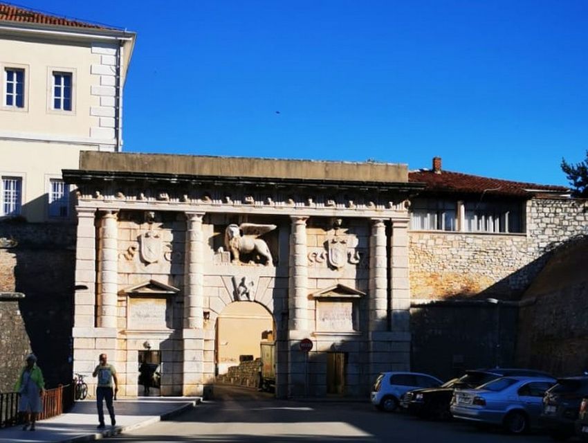 Zadar Old Town: a Walking Tour Throughout the Ages - Encountering Prehistoric to Medieval Sites