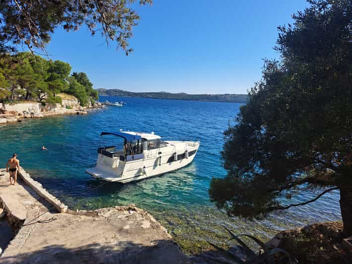 Zadar: Private Full Day Five Star Boat Tour - Island of Iž