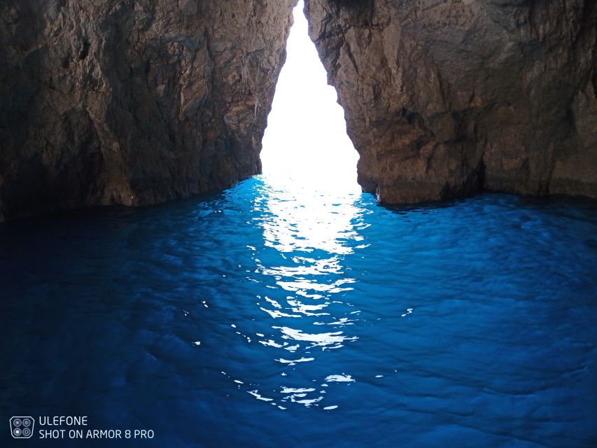 Zante: Shipwreck Beach & Blue Caves Private Speedboat Tour - Participant Restrictions