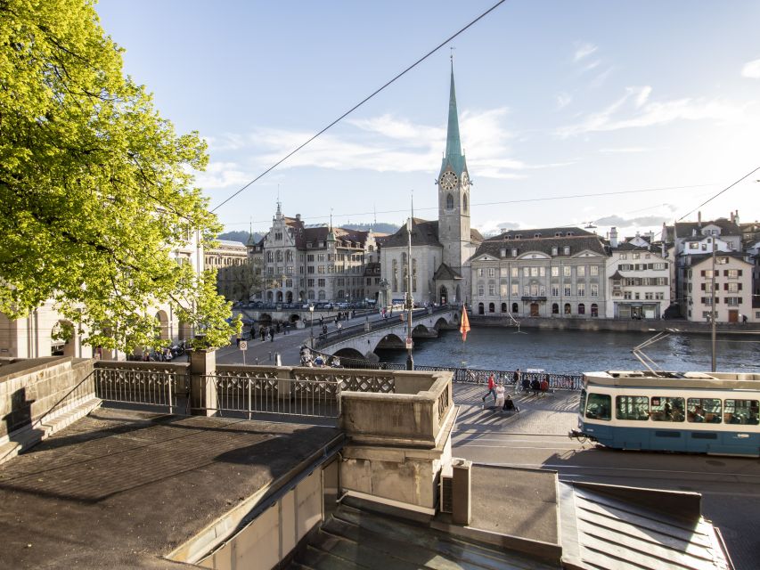 Zurich: Capture the Most Photogenic Spots With a Local - What to Bring