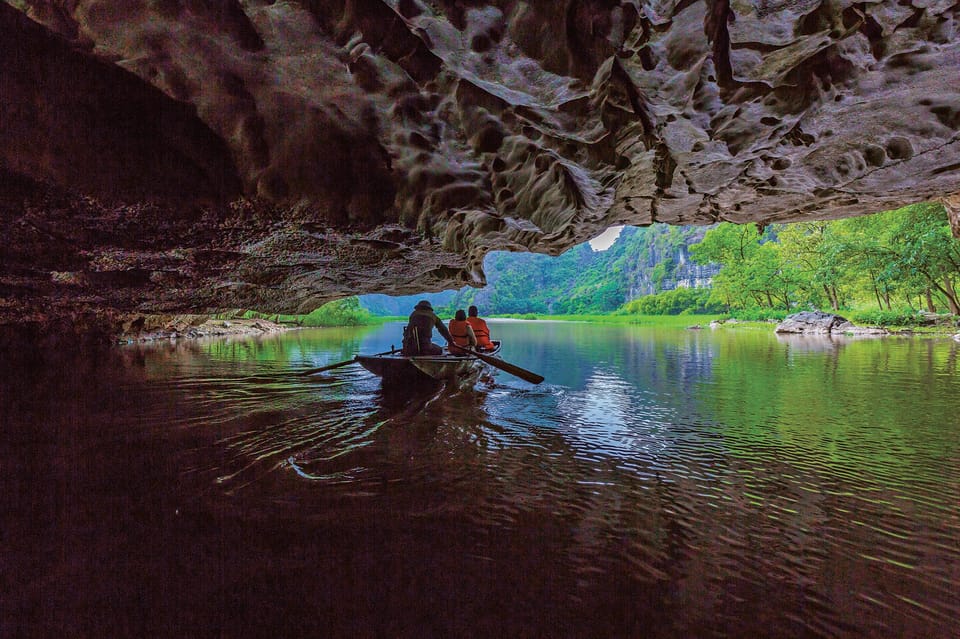 1 Day Luxury Tour in Bai Dinh, Trang An and Mua Cave - Afternoon Itinerary