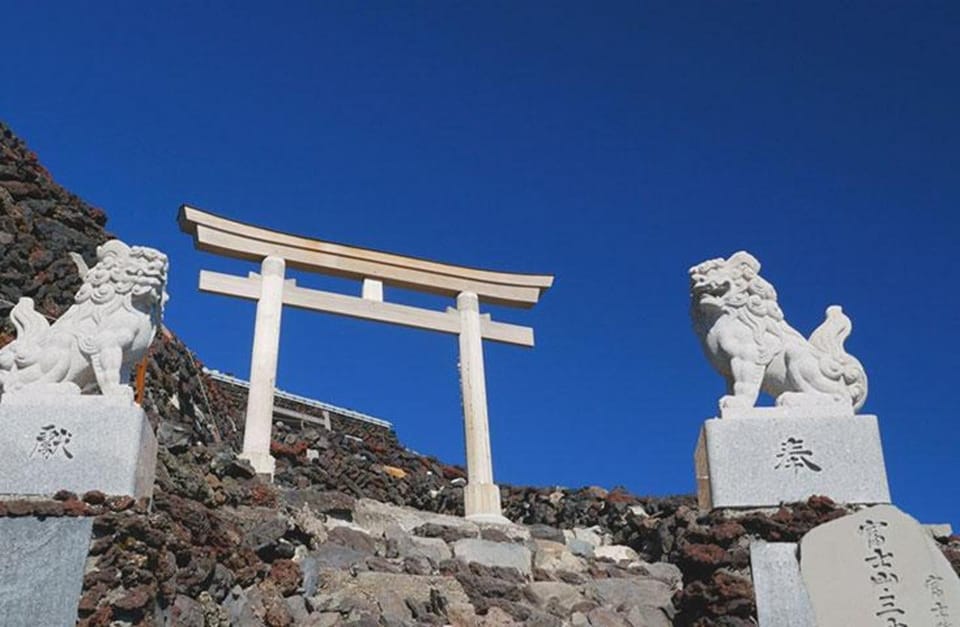 2D1N Climb Mt.Fuji With English-Speaking Guide - Local Customs and Guidelines