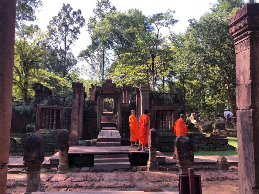 3-Day Exploring Angkor Wat & Siem Reap Highlights Tour. - Included Services and Amenities