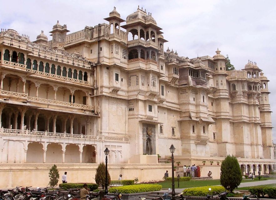 3 Days Private Udaipur Highlights Tour - Ranakpur Jain Temple