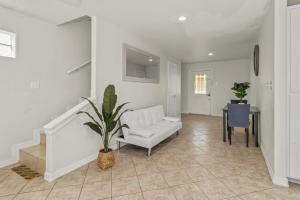 8 Min to Beach Wonderful Stay at Modern 3BR - Guest Experiences