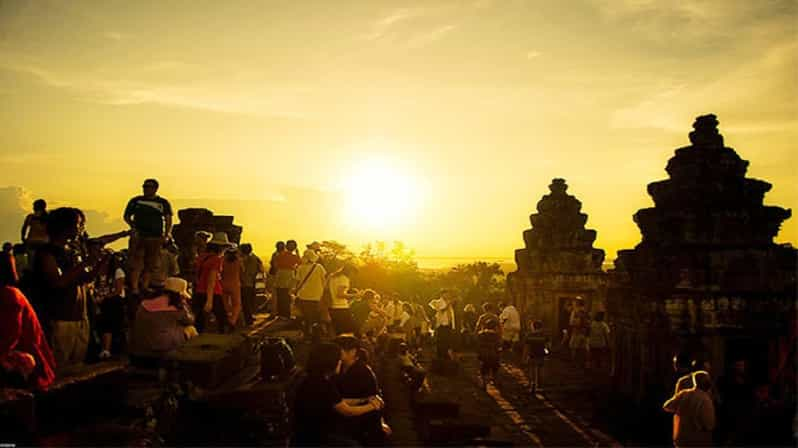 A Ten-Day Exploration of Cambodia. - Travel and Accommodation