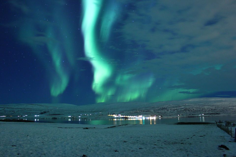 Akureyri: Private Northern Lights Tour With Transfer & Snack - Preparation for Your Adventure