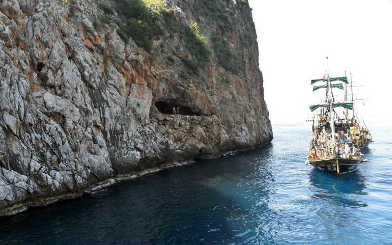 Alanya Relaxing Family Boat Tour Without Foam And Loud Music - Amenities Included in the Tour