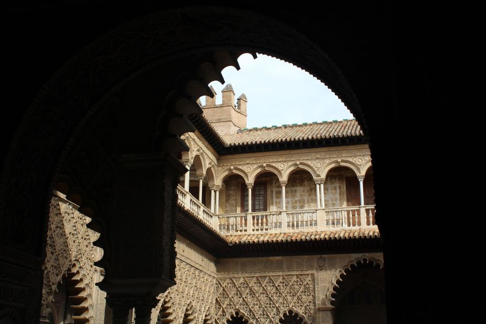 Alcázar Guided Tour & Roof Tour - Family-friendly Offerings