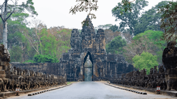 Angkor Highlights Tour: Angkor Wat, Angkor Thom & Ta Prohm - Accessibility Information