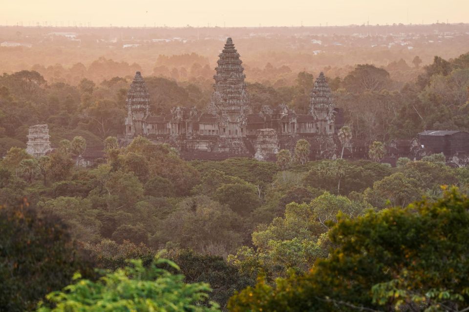 Angkor Wat,Angkor Thom, Bayon and Jungle Temple Ta Promh - Exploring Angkor Thom