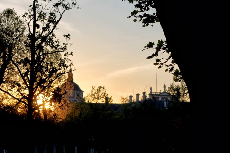 Aranjuez: Mystery and Legends Guided Nighttime Walking Tour - Uncovering the Citys Secrets