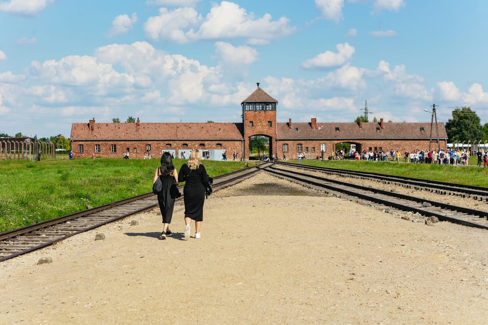 Auschwitz-Birkenau: Skip-the-Line Entry Ticket & Guided Tour - Customer Reviews and Feedback