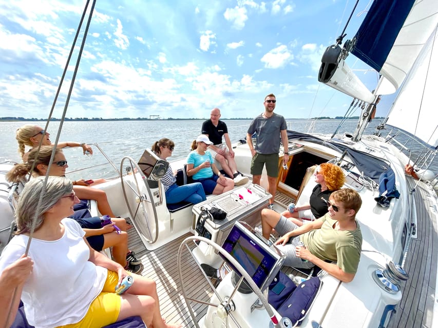 Authentic Sailingtrip Towards Blankenese, Hamburg/Elbe - Meeting Point