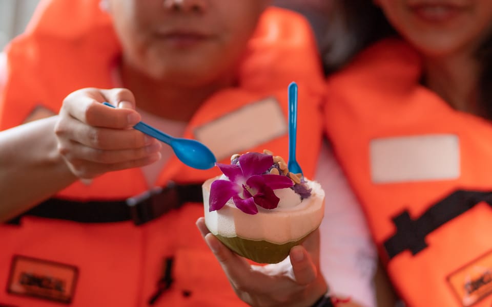 Bangkok: Maeklong Railway Market and Amphawa Floating Market - Meeting Point